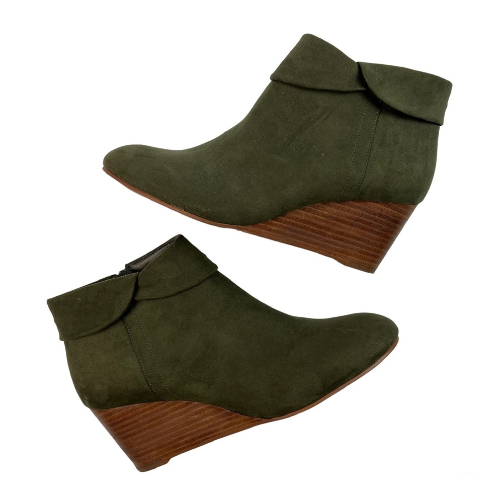 Violet & Red Selah Wedge Ankle Booties Size 11W Wide Faux Suede Forest Green Zip
